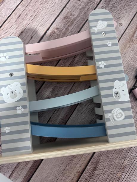 Krásna drevená autodráha vhodná aj ako darček, 