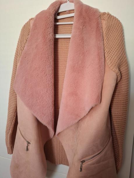 Svetríkový kardigán,