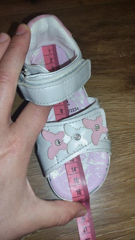 Sandálky, lupilu,25