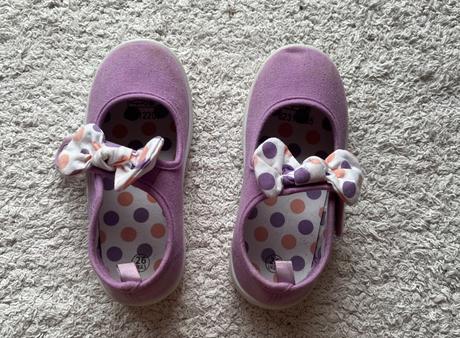 Fialové papuče, 25, 25
