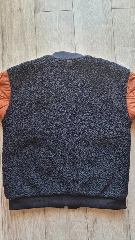 Prechodná bombera, 152