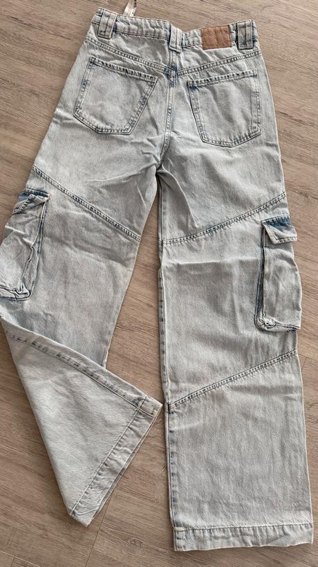 Kapcase 34, pull&bear,xs