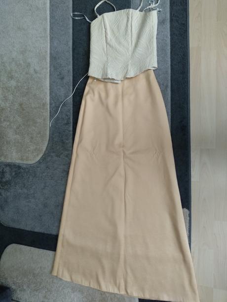 Spoločenské šaty, 36