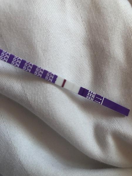 Som 9 dní po ovulácii. Je tento test pozitívny?