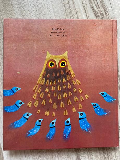 Krásna stará retro kniha dievčatko anni,