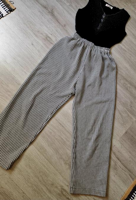 Široké čiernobiele nohavice s vysokým pásom, l