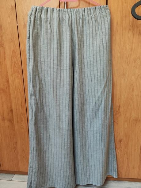 Nohavice jemnučke, bershka,s