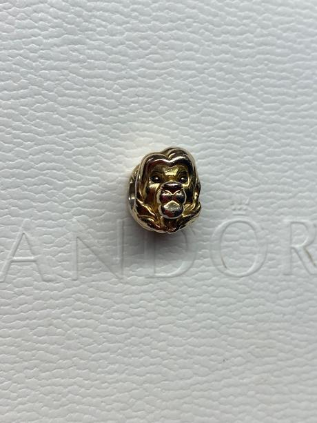 Pandora lev, pandora