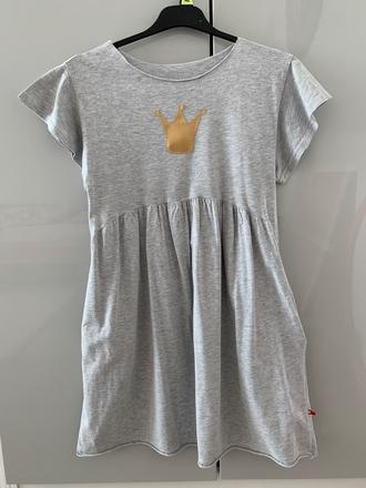 Pískacie šaty, 146