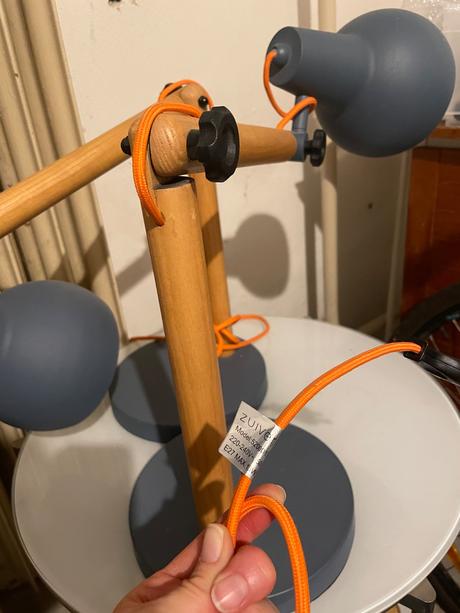 2 stolné lampy,