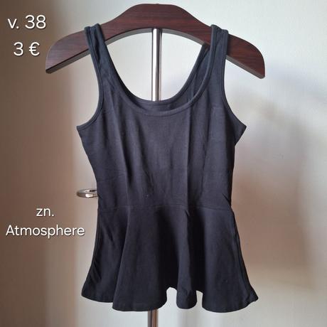 Top s volánom, atmosphere,38