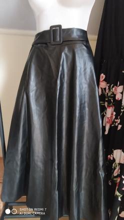 Koženkova sukňa, 38