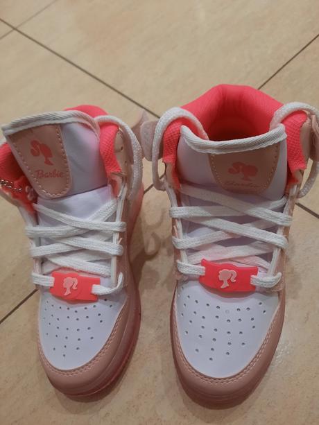 Barbie botasky, 30 / 31