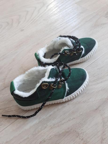 Teplucke tenisky, reserved,26