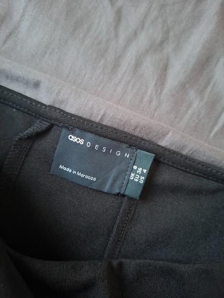 Obtiahnuté midi šaty, 36 / s