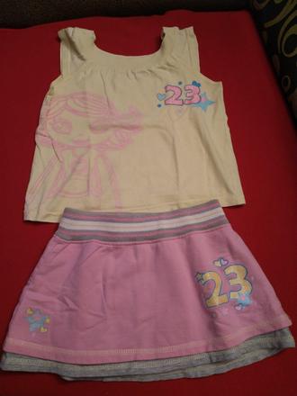 Sukňa a tričko, 104