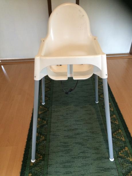 Jedálenska stolička,