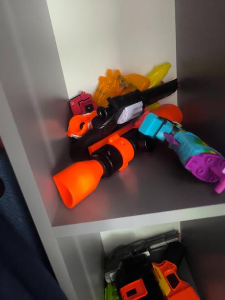 Na predaj ponúkam hračkárske zbrane typu nerf., 