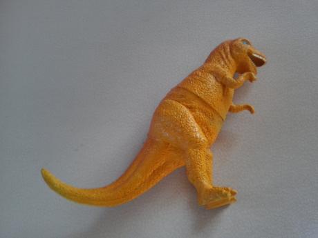 Plastový dinosaurus, 