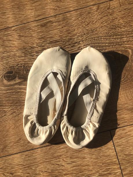 Tanečné topanky, 27