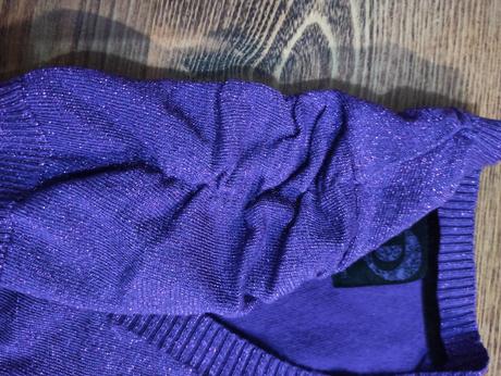 Moderný bolerkový svetrík fialový lesklý, 140