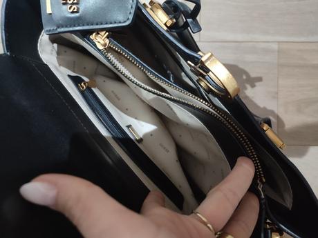 Kabelka guess, guess