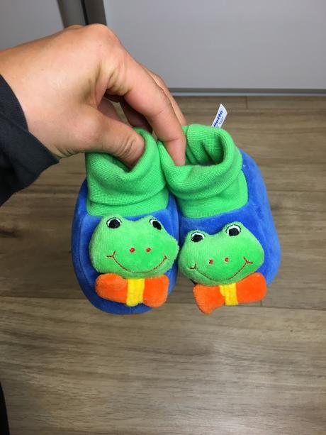 Papučky s hrkalkou, <17