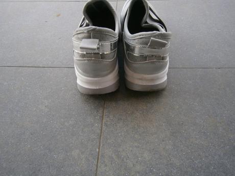 Strieborné topánky, 39