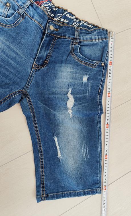 Predám chlapčenské rifľové kraťasy, 158