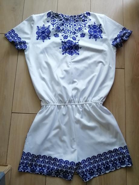 Krátky nohavicový overal s ľudovým motívom, gate,s