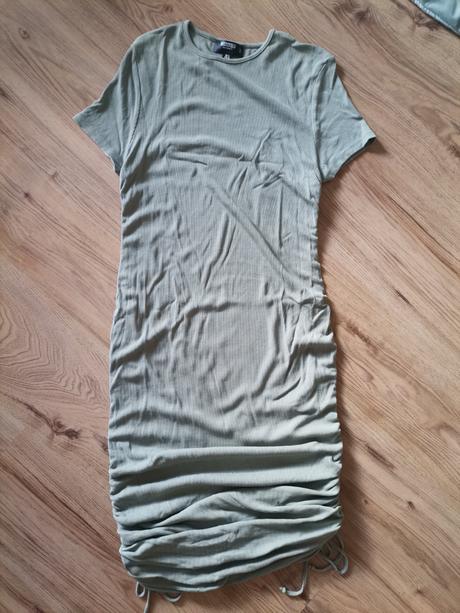 Tehu rebrove šaty, 38