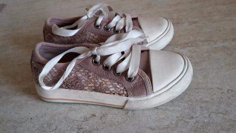 Dievčenské tenisky, 25