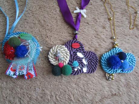 2478. náhrdelníky,