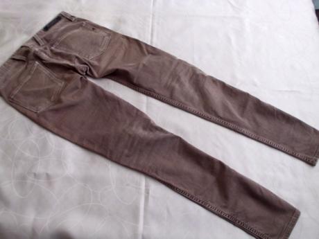 Bledohnedé, replay,m