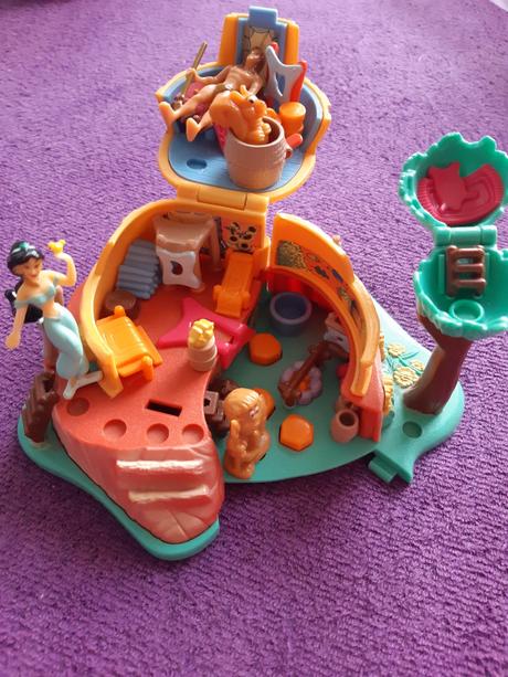 Polly pocket zn. bluebird pocahontas, 