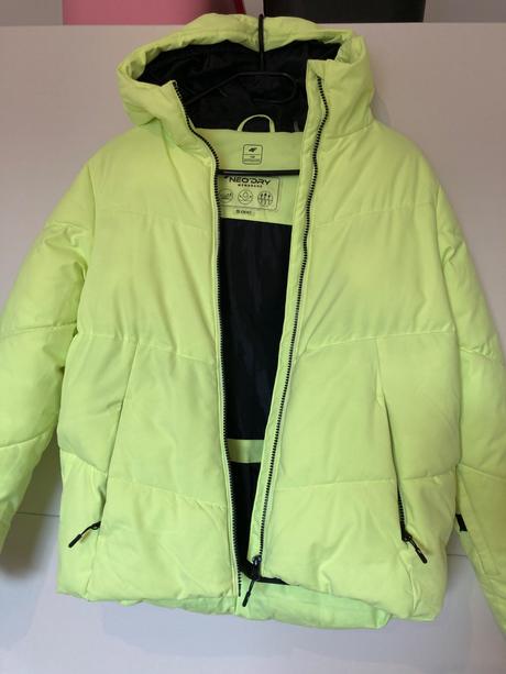 Lyziarska vetrovka, 158