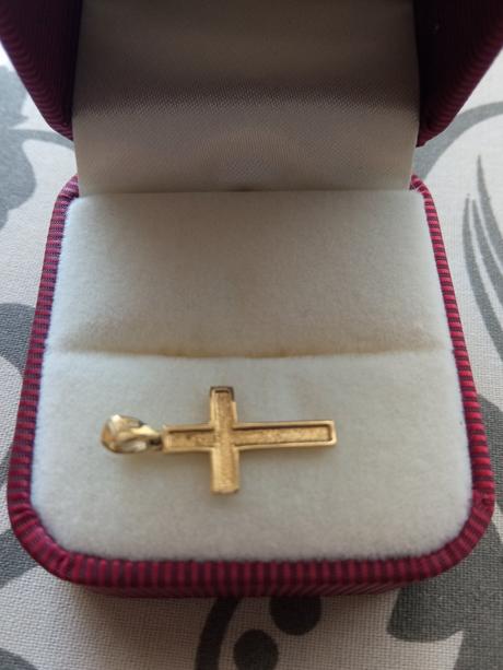 Krížik zo zlata,