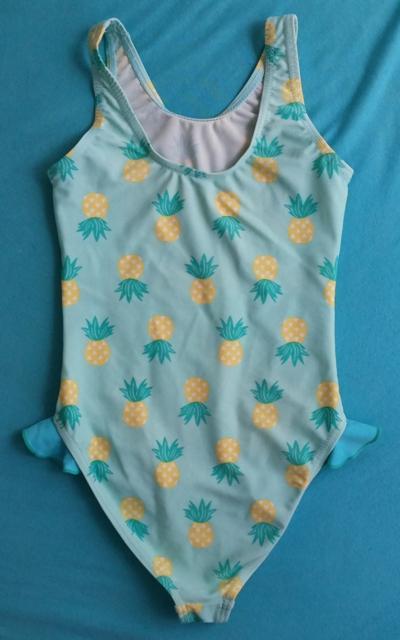 Plavky s ananasmi, alive,104