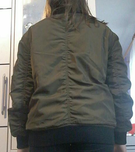 Dámska bomber bunda, pull&bear,s