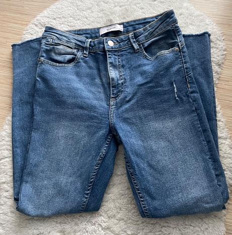 Modre roztrhane rifle reserved, reserved,38