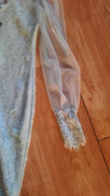 Čipkované šaty nové, 38