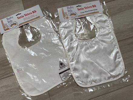 Slávnostný saténový podbradník, 