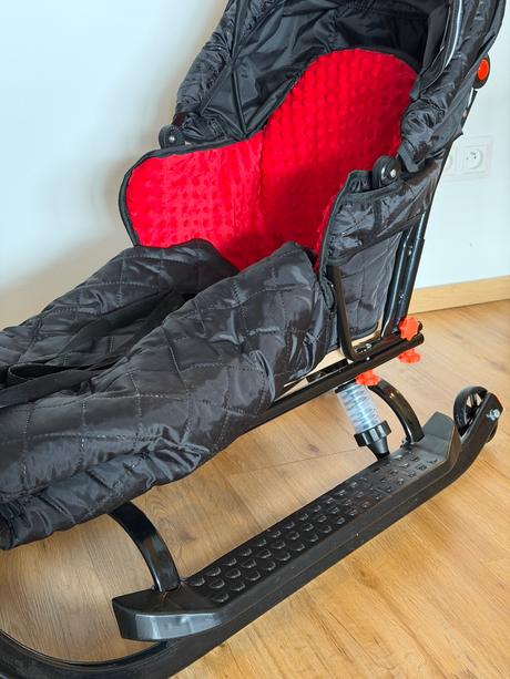 Odpružené sánky jee, 