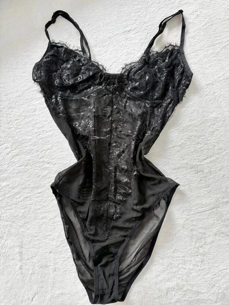 Elegantné čierne čipkované body, lingerie body, s