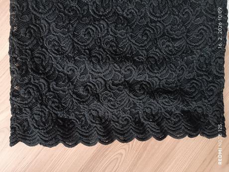 Čierne elastické, čipkované šaty, orsay,m