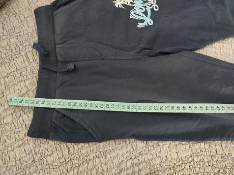 Predám chlapč. 2 teplákové nohavice veľk. 128, sinsay,128
