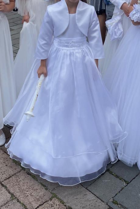 Šaty na prvé sväté prijímanie, 134