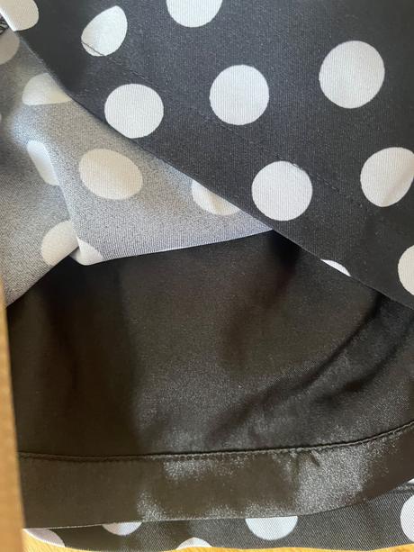 Bodkovaná sukňa na zips, 152