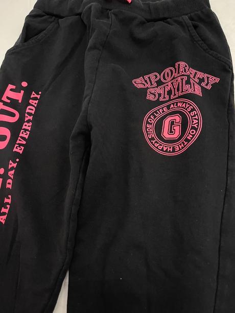 Tepláky 134, sinsay,134