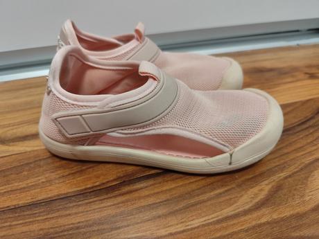 Sieťované sandálky, 32